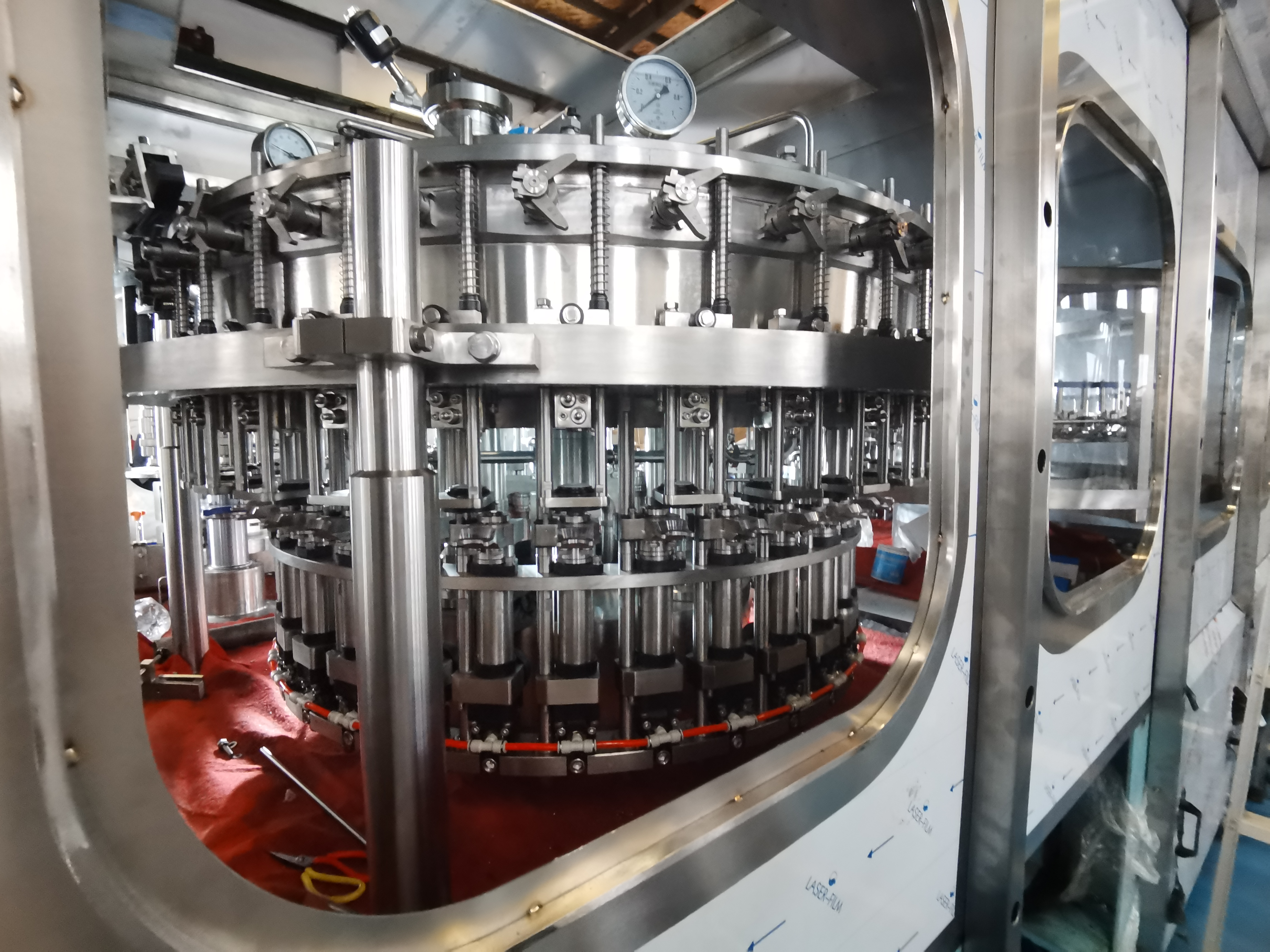 3000bph 1.5L Pet Şişesi Taze Bira Doldurma Makinesi 