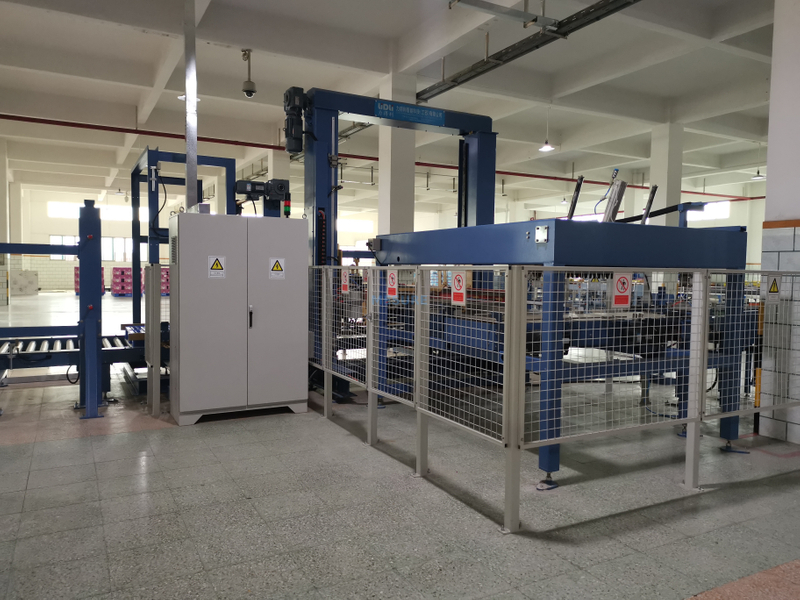 Otomatik Sütun Tipi Robot Gantry Karton Kutusu Pack 5 Galon Cam Şişe Varlık Yıkımı Yüksek Düşük Konum Depalletleyici Palletizör Sistem Makinesi Ekipmanları