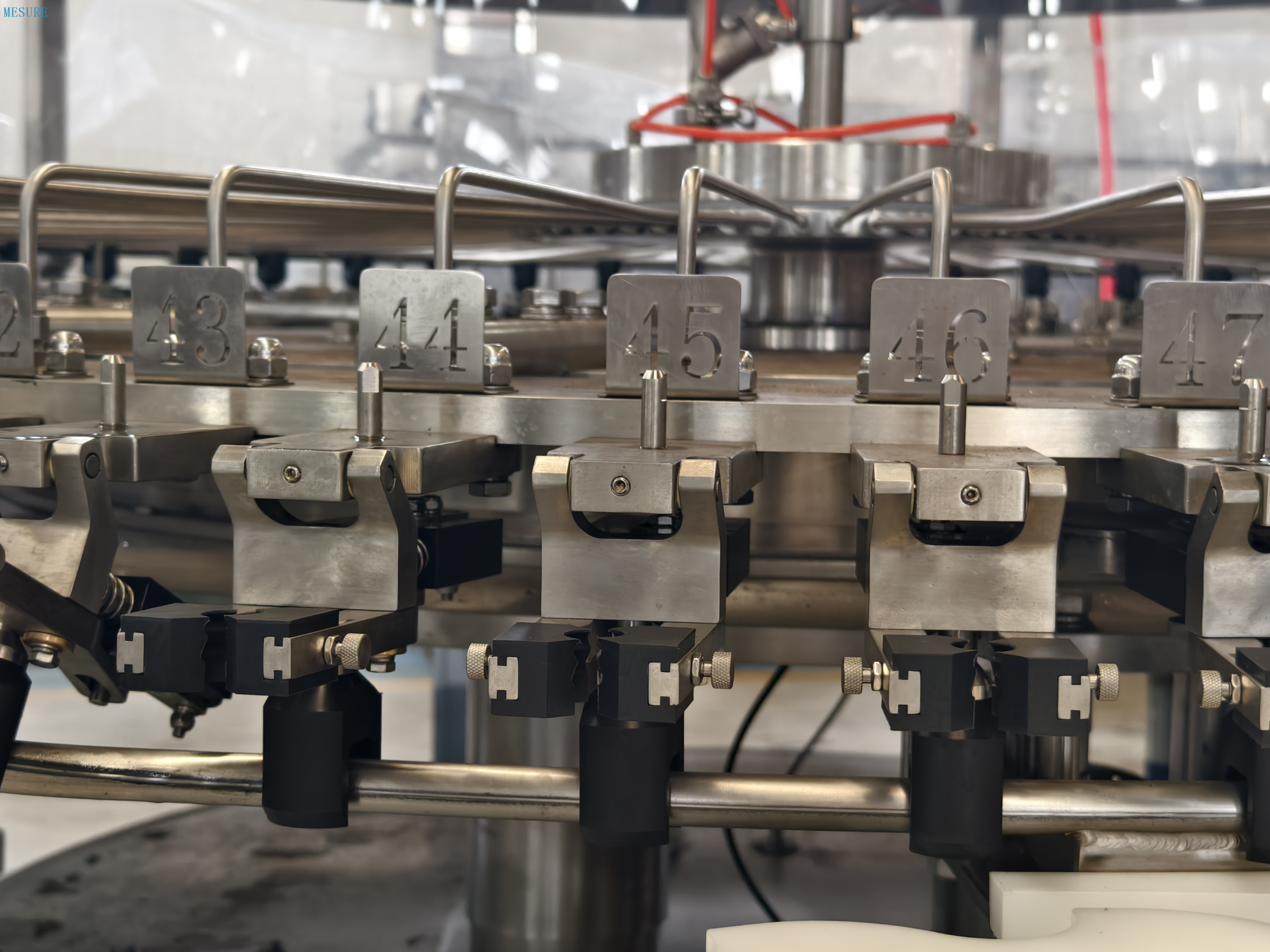 Yüksek hızlı saf su cam şişe su doldurma makinesi