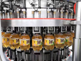 Otomatik 3'ü Sıvı Doldurma Ekipmanı Bira Üretimi Şişeleme Ambalaj Makinesi 