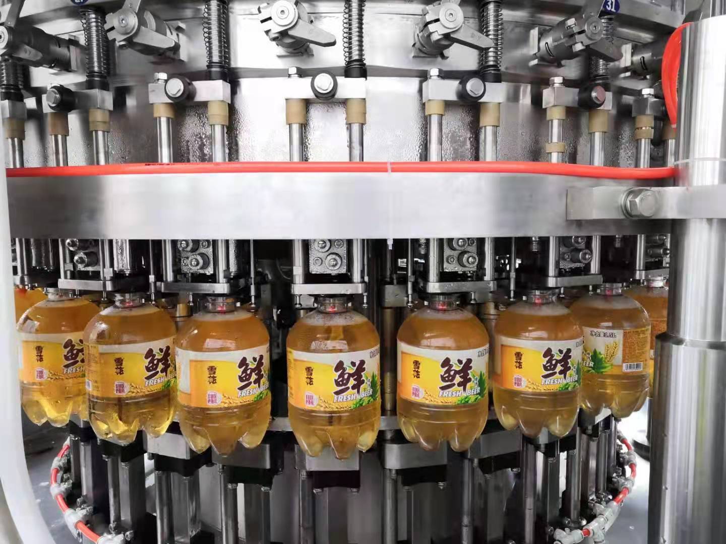 Otomatik 3'ü Sıvı Doldurma Ekipmanı Bira Üretimi Şişeleme Ambalaj Makinesi 