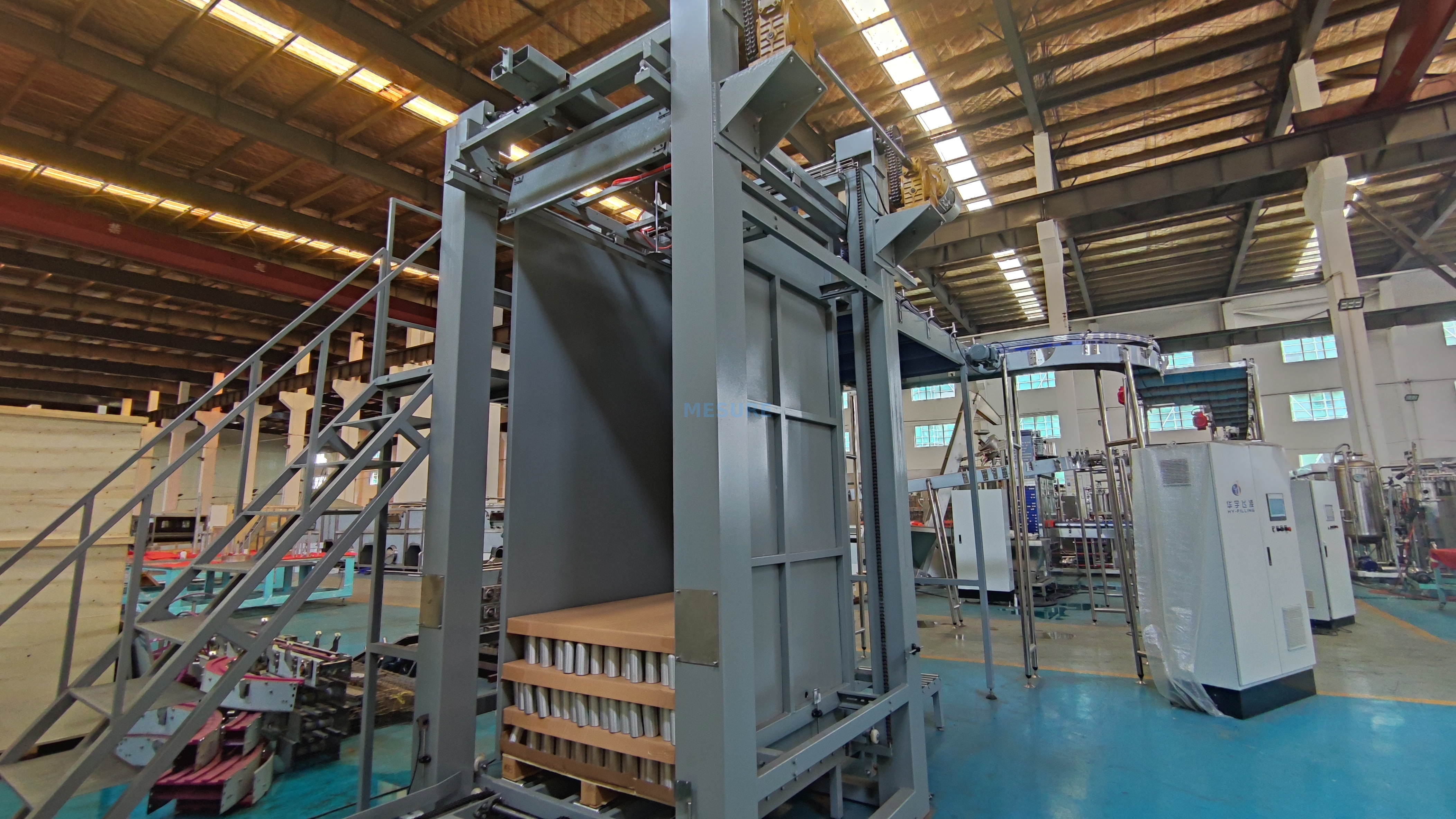 Otomatik Sütun Tipi Robot Gantry Karton Kutusu Pack 5 Galon Cam Şişe Varlık Yıkımı Yüksek Düşük Konum Depalletleyici Palletizör Sistem Makinesi Ekipmanları