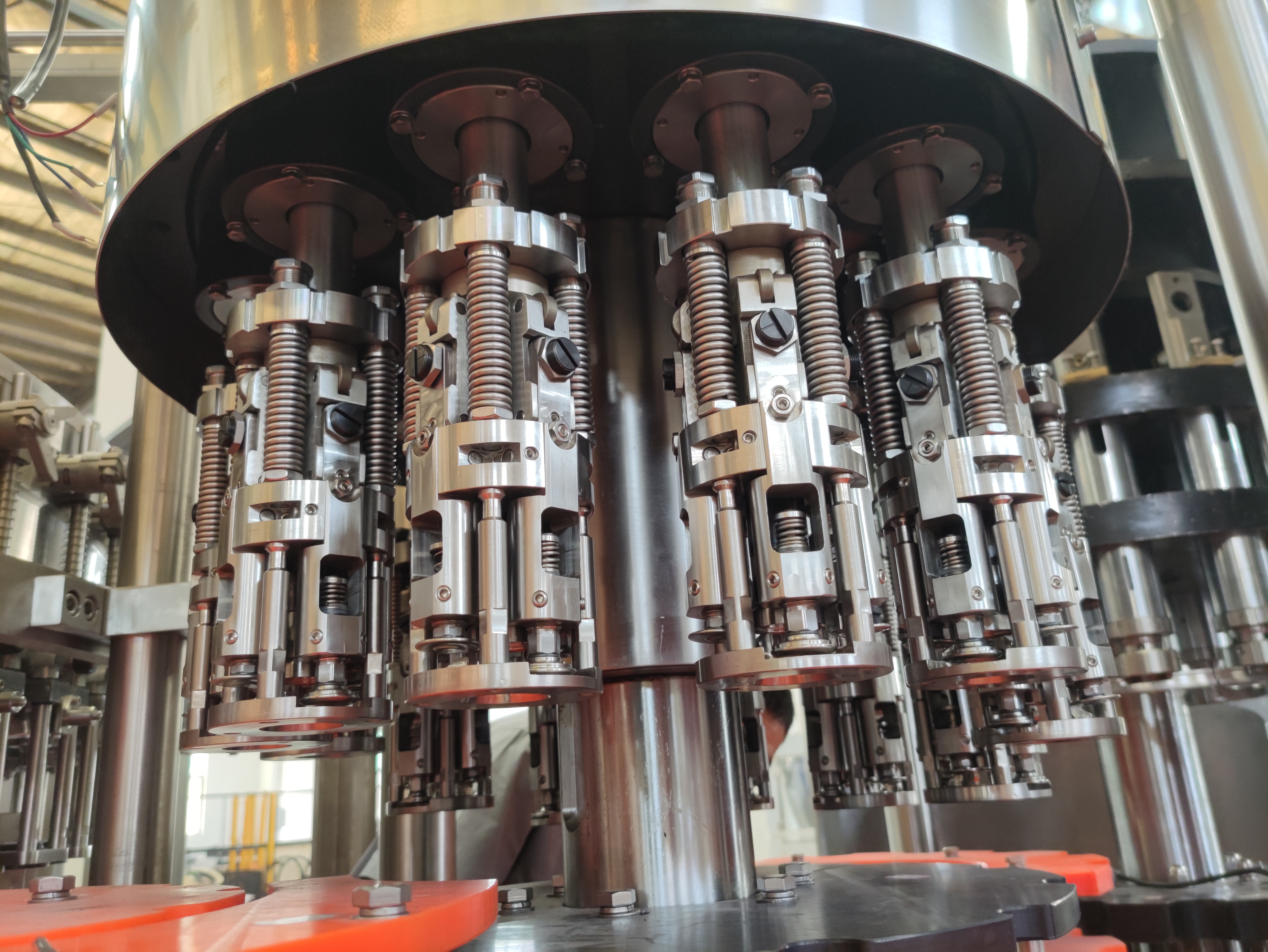 Hassas Doldurma Otomatik Cam Şişe Bira Doldurma Hattı /Yüksek Hızlı, Yüksek Hassas Taşıma Çözümü 