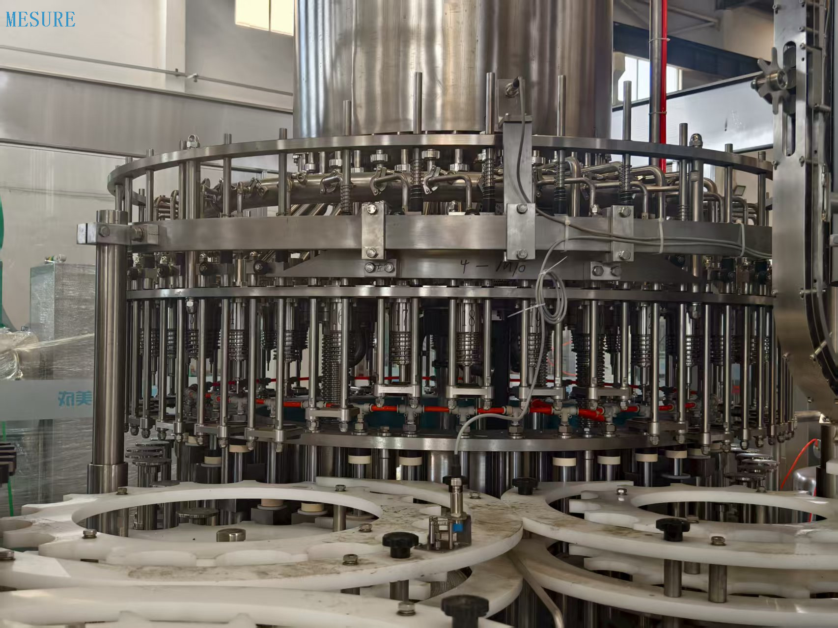 Yüksek hızlı saf su cam şişe su doldurma makinesi