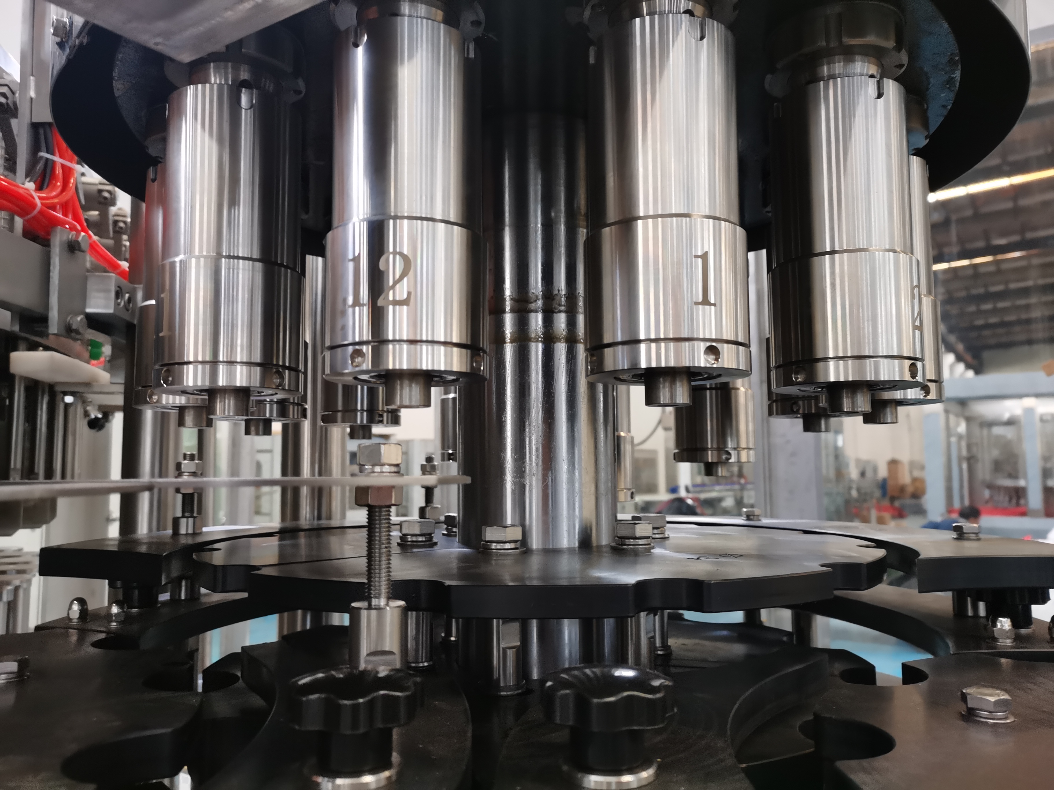 Cam Şişelenmiş Bira Doldurma Makinesi Yüzük Kapağı 