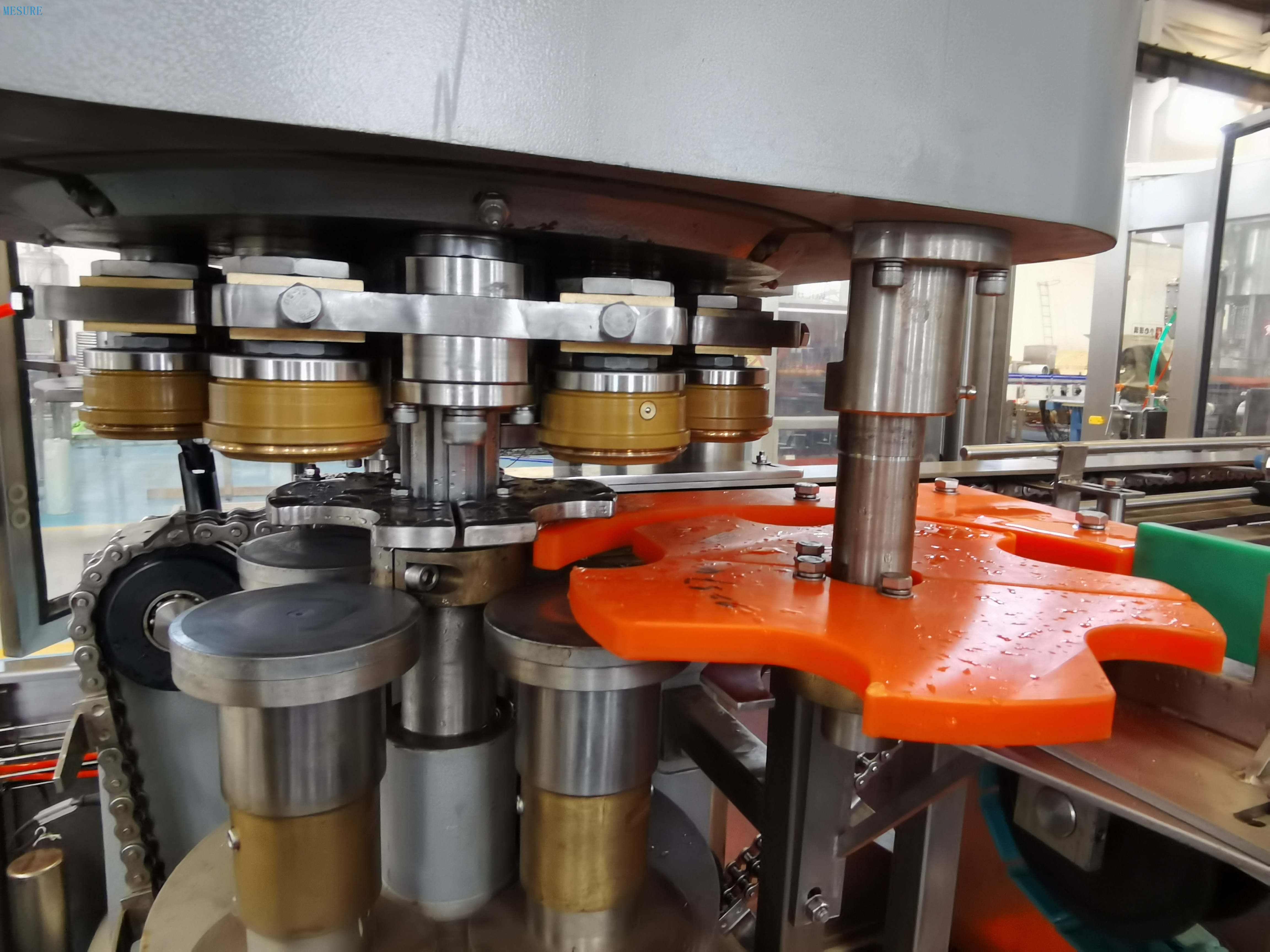 Özel bira/karbonatlı içecekler için dolgu makineleri | Sızdırmazlık ile küçük işletme verimli ambalaj hattı